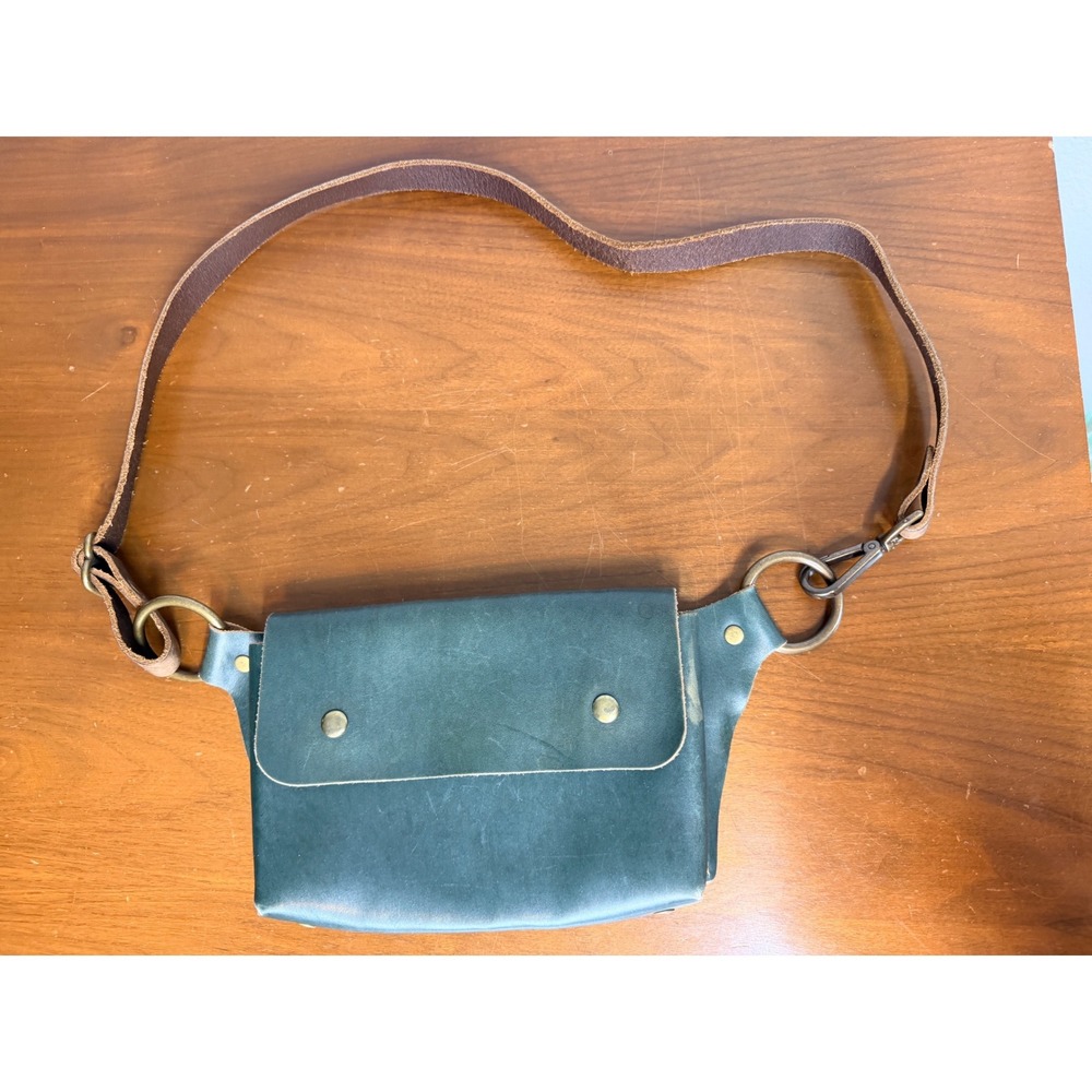 Triumph Outpost Artisan Leather Hip Bag Women's Green Leather Crossbody Fanny - Picture 2 of 12